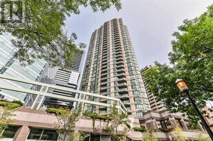 38 Elm St in Toronto, ON - Building Photo