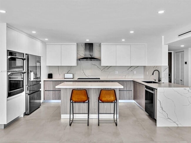 1101 River Reach Dr, Unit # 302 in Fort Lauderdale, FL - Foto de edificio - Building Photo