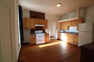 52 W McMillan St in Cincinnati, OH - Foto de edificio - Building Photo