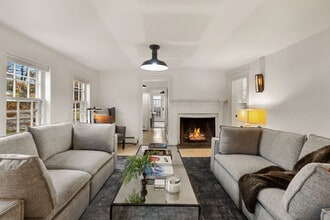 45 Burying Hill Rd in Greenwich, CT - Building Photo - Building Photo