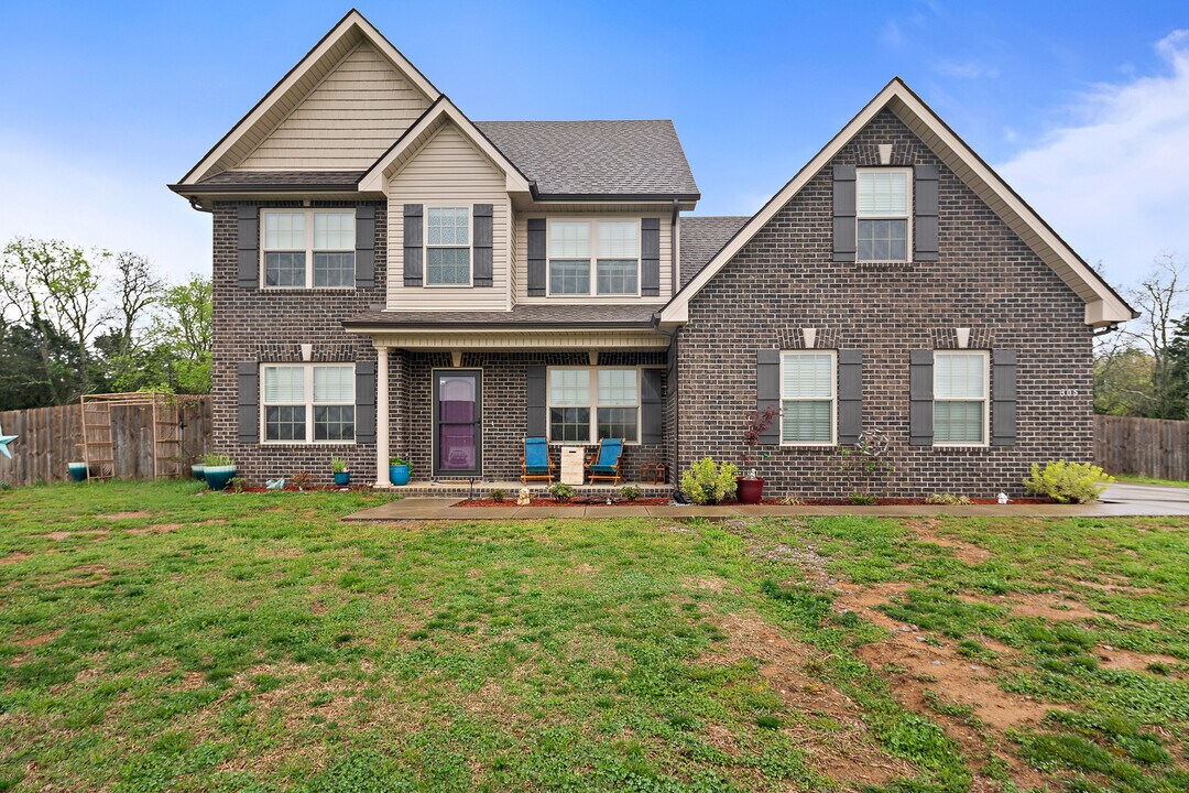 305 Oleander Ln in Murfreesboro, TN - Building Photo