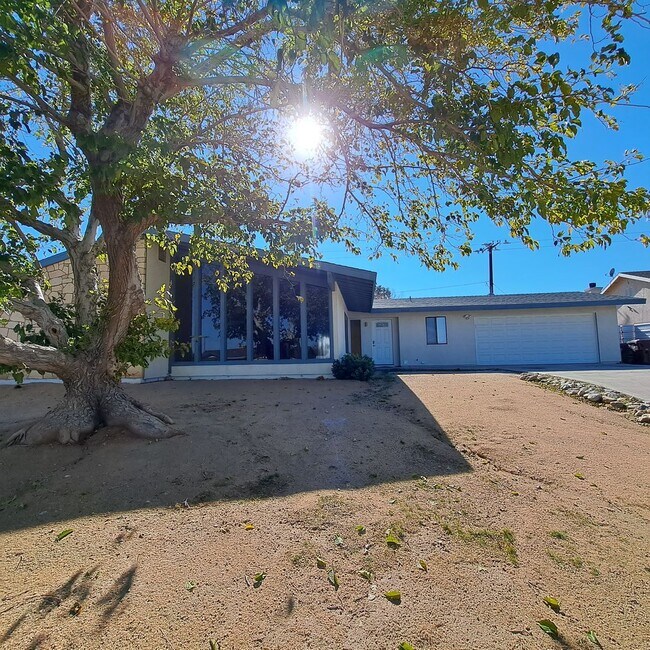 58849 Delano Trail in Yucca Valley, CA - Building Photo - Building Photo