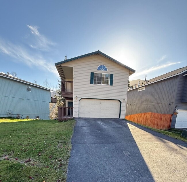 property at 19628 Highland Ridge Dr