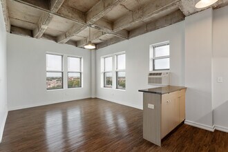 1325 W Wilson Ave in Chicago, IL - Building Photo - Building Photo