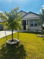 94 Barton Creek Ln in Hutto, TX - Building Photo