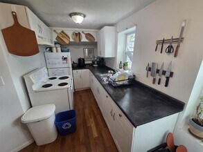 5 8th St, Unit 2 in Cambridge, MA - Foto de edificio - Building Photo
