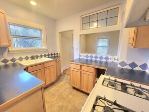 5006 SE Knapp St in Portland, OR - Building Photo - Building Photo