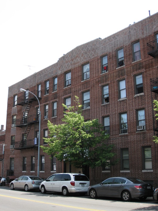 402 Foster Ave in Brooklyn, NY - Building Photo