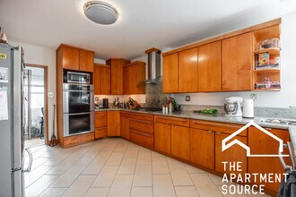 1806 W Grand Ave, Unit 3F in Chicago, IL - Building Photo - Building Photo