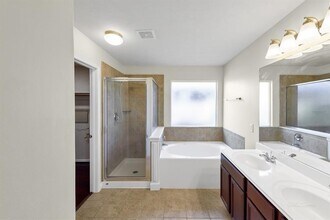 19454 Plantation Cove Ln in Katy, TX - Building Photo - Building Photo