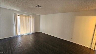 4220 Whippoorwill Cir in Las Vegas, NV - Building Photo - Building Photo