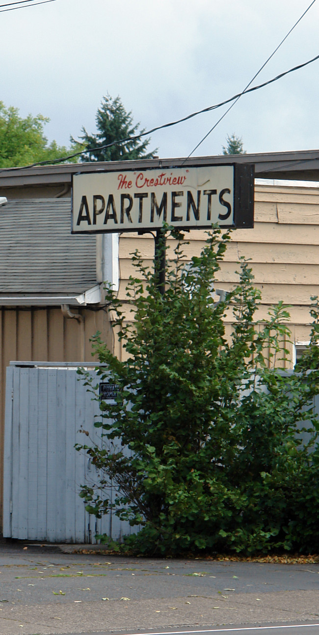 The Crestview Apartments in Springfield, OR - Foto de edificio - Building Photo