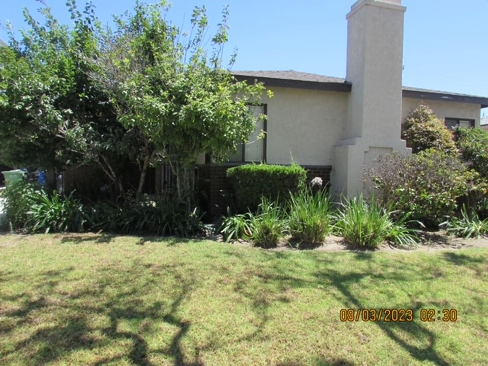 10734 Garfield Ave in Culver City, CA - Building Photo