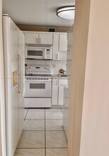 1350 SW 122nd Ave in Miami, FL - Building Photo - Building Photo