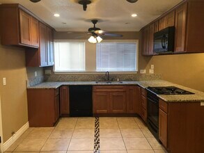 91 Decathlon Cir in Sacramento, CA - Building Photo - Building Photo