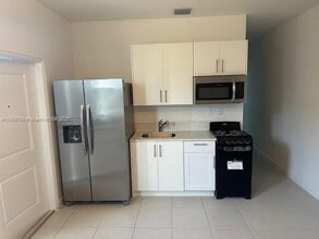 834 SE 26th Rd in Homestead, FL - Building Photo - Building Photo