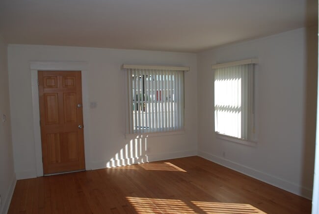 property at 407-407 Arcade Dr