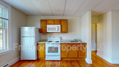 242 N Main St in Southington, CT - Building Photo - Building Photo