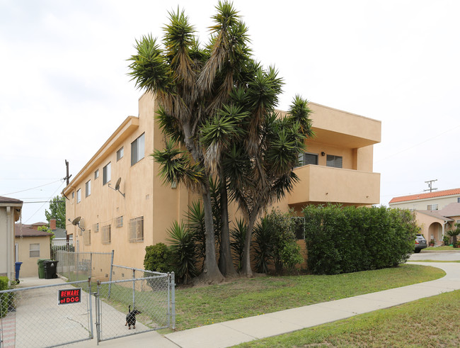 11300 Youngworth St in Culver City, CA - Building Photo - Building Photo