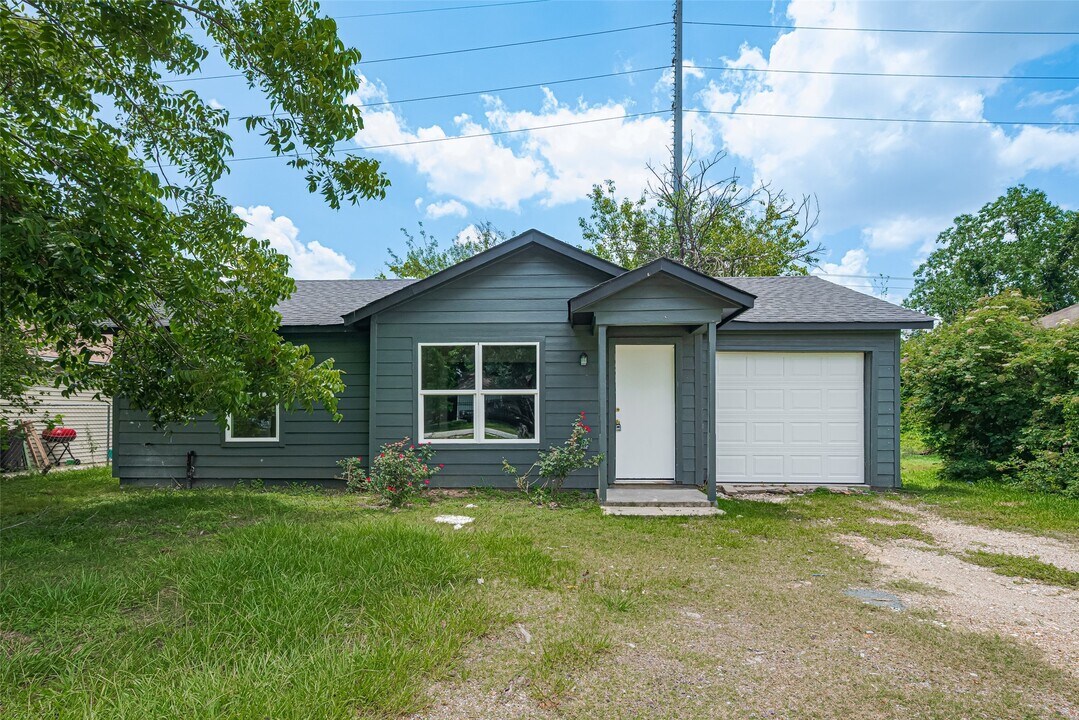 606 Cresline St in Houston, TX - Building Photo