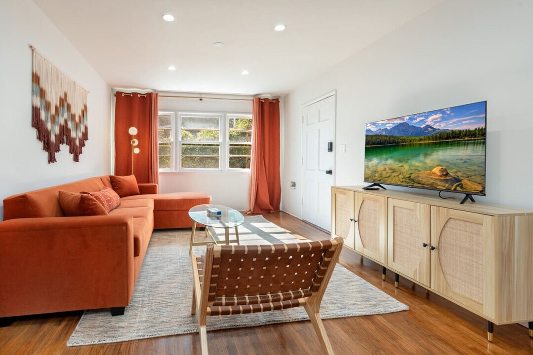 604 Venezia Ave-Unit -ID1042776P in Los Angeles, CA - Building Photo