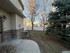 1412 Stone Meadow Dr in West Jordan, UT - Building Photo - Building Photo