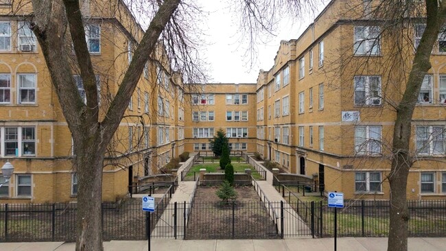 property at 7413 N Damen Ave