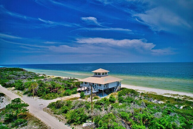 850 Gulf Shore Dr in Carrabelle, FL - Building Photo - Building Photo