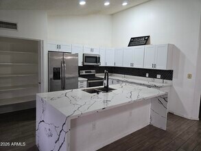 4784 W Oraibi Dr in Glendale, AZ - Building Photo - Building Photo