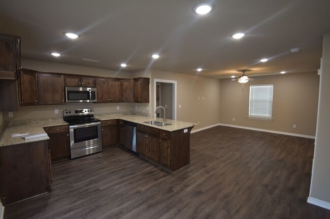 1631 Seattle Slew St in Prairie Grove, AR - Building Photo - Building Photo