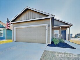 108 Mica Trl in Maxwell, TX - Building Photo