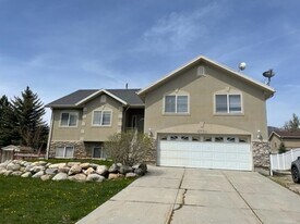 4770 Patio Spgs Cir in Eden, UT - Building Photo