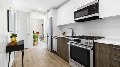 Stella in New Rochelle, NY - Foto de edificio - Building Photo