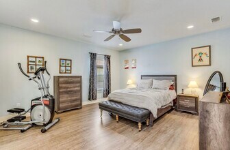 995 Airport Rd in Destin, FL - Foto de edificio - Building Photo