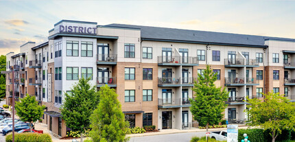 District at Seven Springs in Brentwood, TN - Foto de edificio - Building Photo