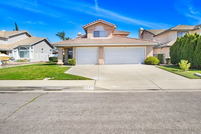 7885 El Dorado St in Fontana, CA - Building Photo - Building Photo