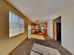 39861 Waterloo Dr in Beach Park, IL - Foto de edificio - Building Photo