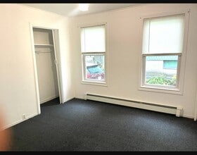 9 Isabella St, Unit First floor in Worcester, MA - Foto de edificio - Building Photo