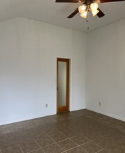 106 Hollywood Dr in Glenn Heights, TX - Building Photo - Building Photo