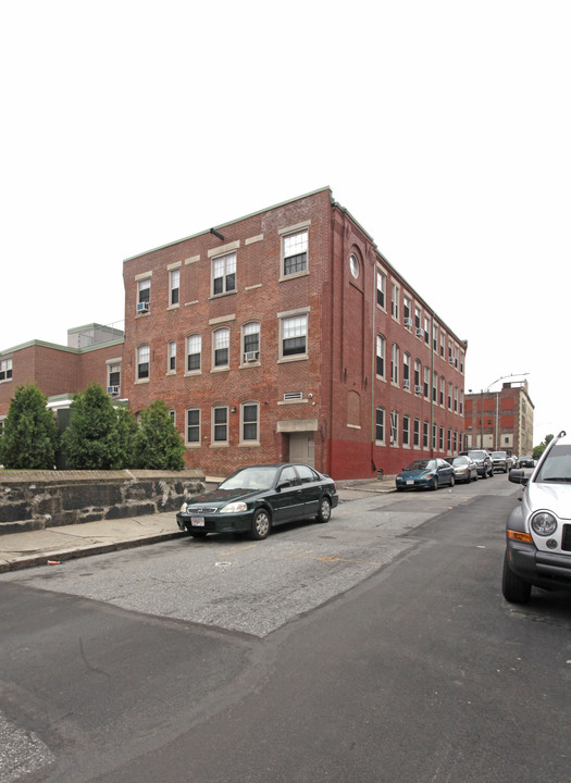 School House Apartments - Kenilworth Williams in Boston, MA - Building Photo