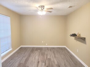 12519 Hunting Brook Dr in Houston, TX - Building Photo - Building Photo