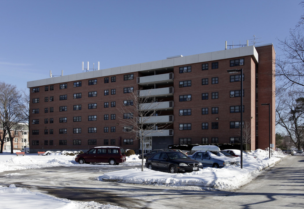 Hall Manor in Providence, RI - Building Photo