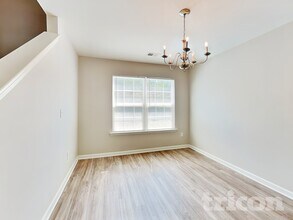 747 Markham Cir in Moore, SC - Foto de edificio - Building Photo