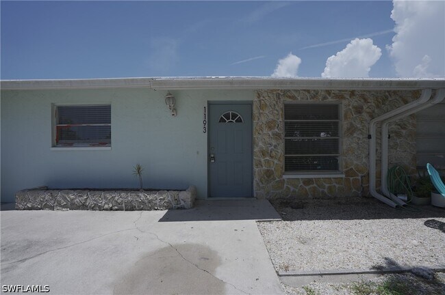 property at 1195 S Alhambra Cir