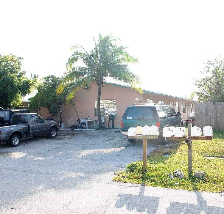 1770 SW 44th Ave in Fort Lauderdale, FL - Building Photo