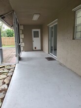 1250 Primrose Ln in Wellington, FL - Building Photo - Building Photo