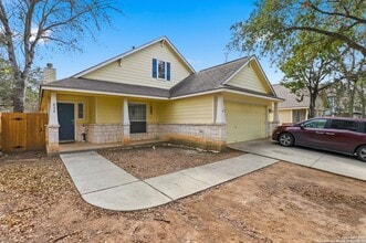 414 Willow Grove Dr in San Antonio, TX - Building Photo - Building Photo