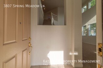 3807 Spring Meadow Ln in Stockton, CA - Building Photo - Building Photo