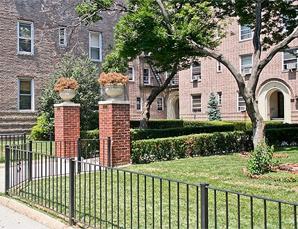 8309 35th Ave in Jackson Heights, NY - Building Photo - Building Photo