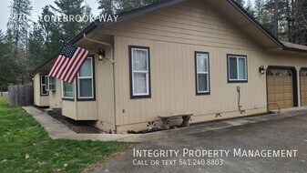 270 Stonebrook Way in Merlin, OR - Building Photo